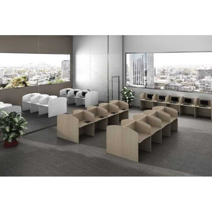 Call center lineal con 3 puestos de trabajo en madera con pasacables