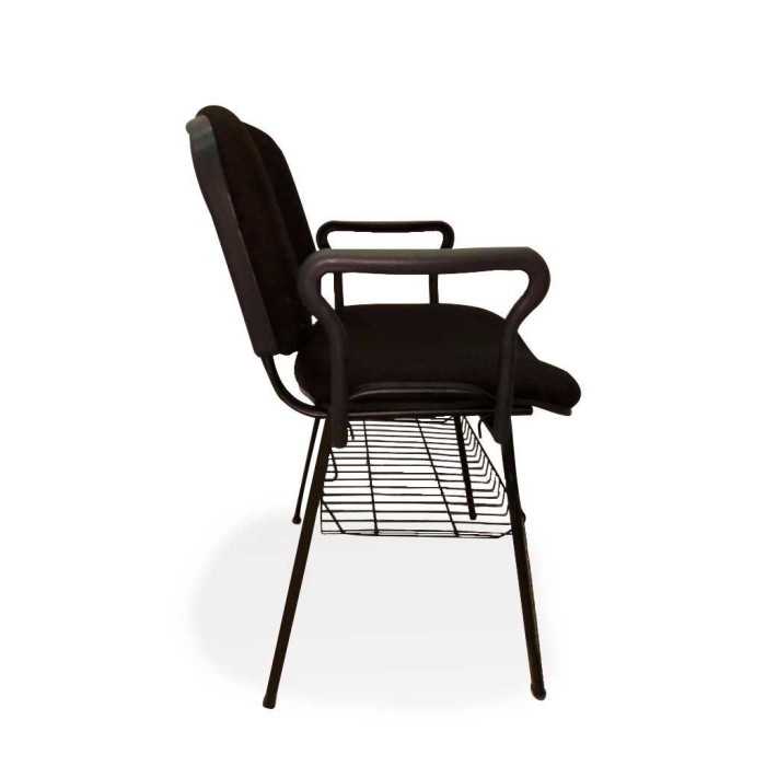 Silla ISO tapizada con brazos y rejilla portalibros
