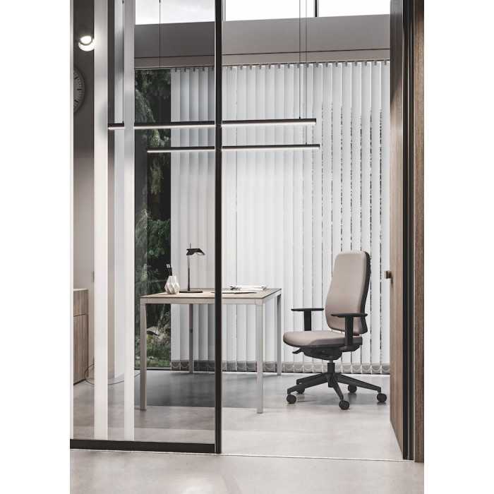 Silla de escritorio ergonómica BLAZE negra uso 8 horas