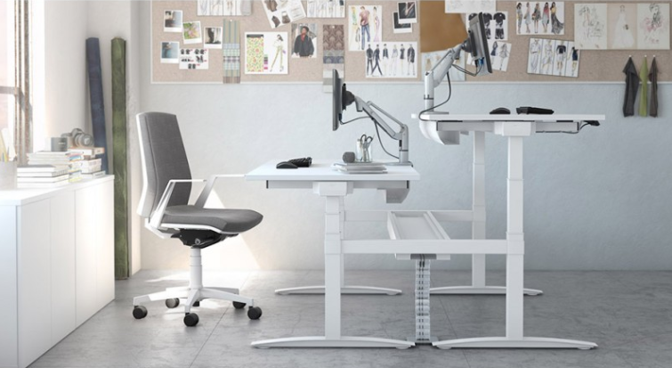 Cómo integrar un escritorio elevable en un espacio de trabajo – Eleva